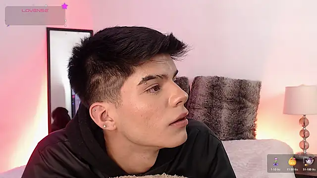 Snapshot of Dulcey_ chatting on 10-18-25, 05:54 Dulcey online show from 10-18-25, 05:54