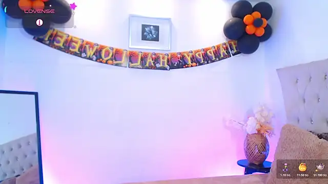 Snapshot of Dulcey_ chatting on 10-21-25, 05:30 Dulcey online show from 10-21-25, 05:30