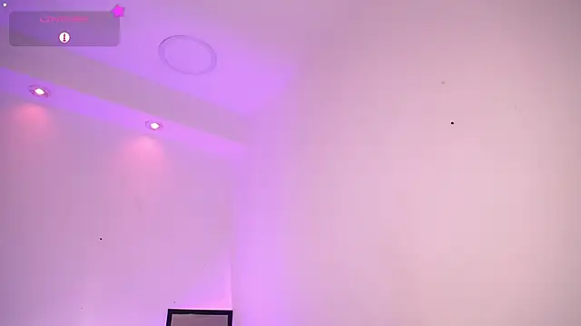 Snapshot of Dulcey_ chatting on 11-03-25, 10:49 Dulcey online show from 11-03-25, 10:49