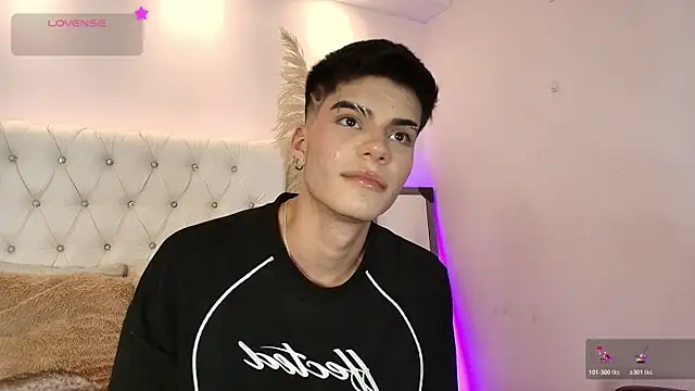 Snapshot of Dulcey_ chatting on 11-05-25, 09:31 Dulcey online show from 11-05-25, 09:31