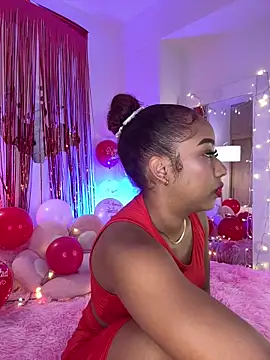 Snapshot of _Zahara_ chatting on 02-14-26, 11:56 Zahara online show from 02-14-26, 11:56