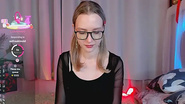 EllaBloom online show from 01-15-26, 03:49