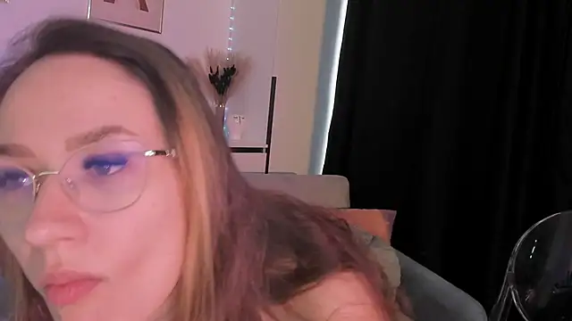 EvaBllake online show from 10-27-25, 06:06