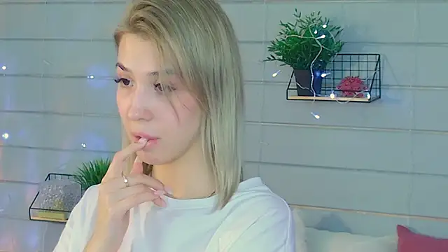 Bella svon online show from 05-14-26, 03:30
