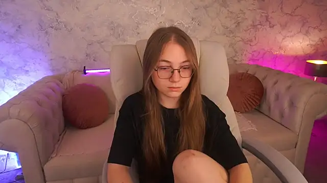 ArrinaWairr online show from 10-27-25, 08:29