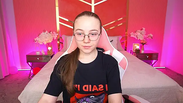 ArrinaWairr online show from 12-16-25, 09:14