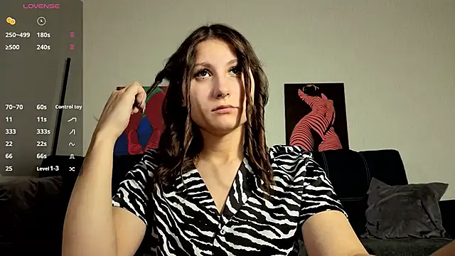 TrixiBell online show from 11-27-25, 04:25