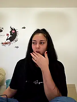 Snapshot of SaraViss20 chatting on 10-06-25, 07:11 SaraViss20 online show from 10-06-25, 07:11