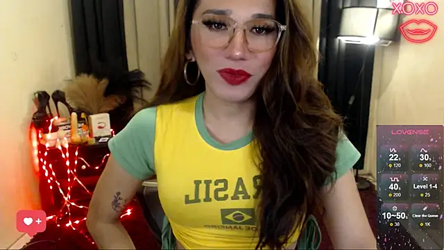 Snapshot of precious_RoseDoll chatting on 11-04-25, 01:27 precious RoseDoll online show from 11-04-25, 01:27