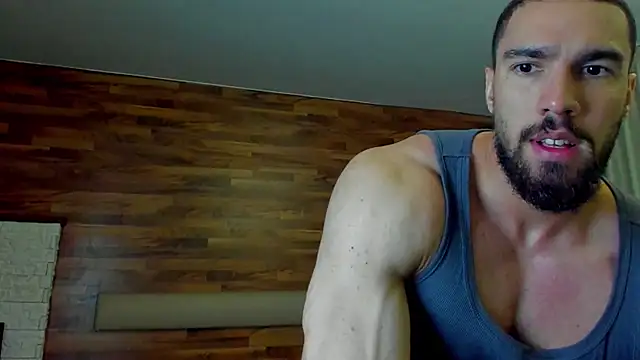 Snapshot of IvanHydee chatting on 06-14-26, 04:36 IvanHydee online show from 06-14-26, 04:36