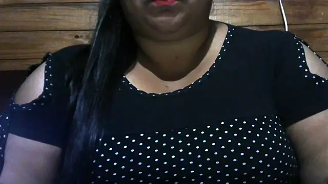 Snapshot of MARRENTINHA34 chatting on 02-20-26, 01:11 MARRENTINHA34 online show from 02-20-26, 01:11