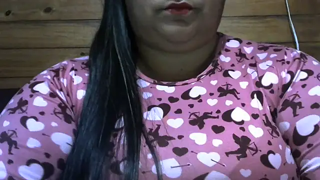 Snapshot of MARRENTINHA34 chatting on 05-23-26, 01:48 MARRENTINHA34 online show from 05-23-26, 01:48
