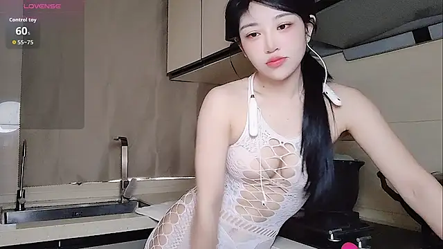 Coco--01 online show from 11-05-25, 12:32