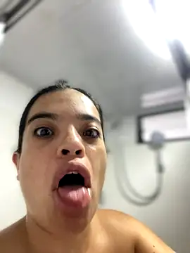 JuanitaMore01 online show from 10-19-25, 07:47