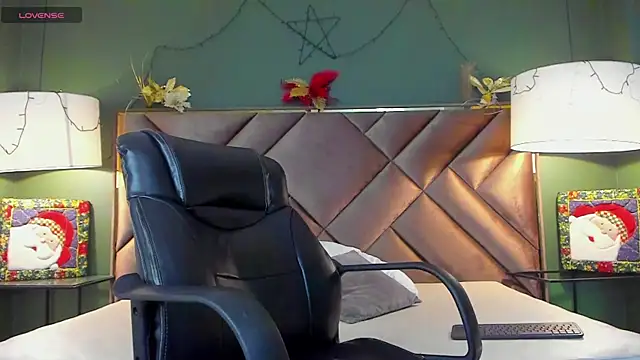 Aiden Royce online show from 12-14-25, 05:57