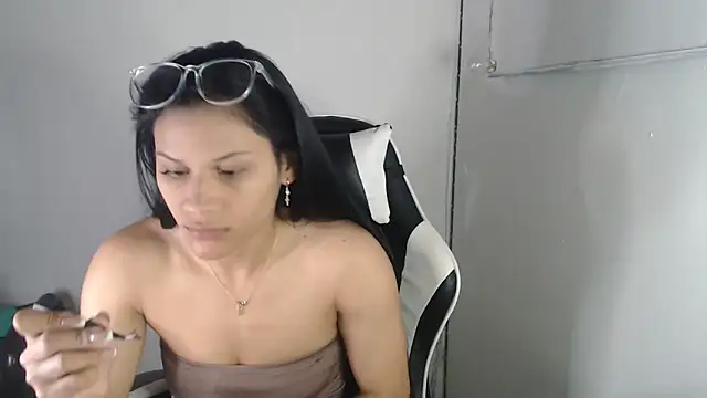 Snapshot of JessGarcia chatting on 11-16-25, 01:06 JessGarcia online show from 11-16-25, 01:06