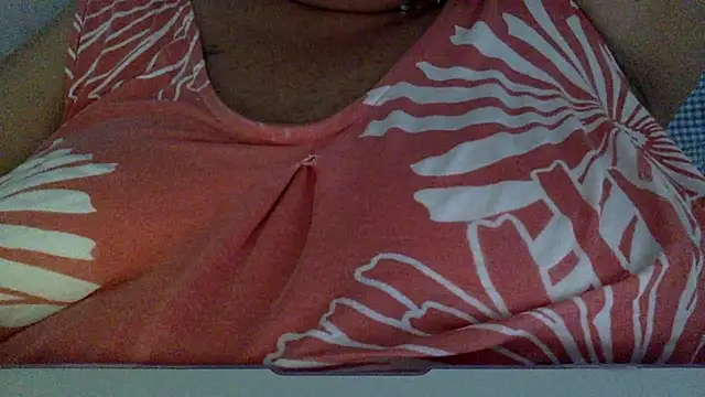 Snapshot of LaReginaNera chatting on 06-27-26, 12:22 LaReginaNera online show from 06-27-26, 12:22