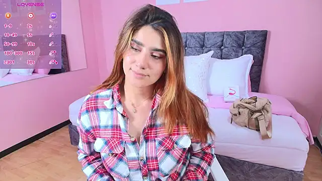 Snapshot of maddie_beauty chatting on 02-09-26, 06:45 maddie beauty online show from 02-09-26, 06:45