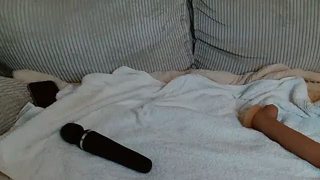 liloush   online show from 10-22-25, 10:09