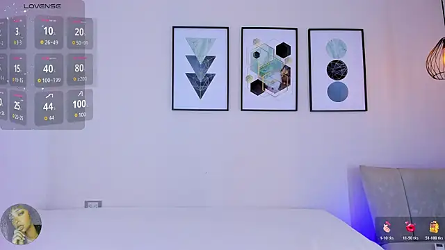 Snapshot of Tina_curly chatting on 12-22-25, 10:23 Tina curly online show from 12-22-25, 10:23