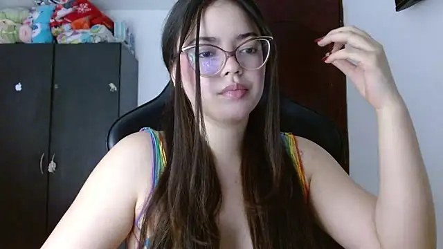 Snapshot of Valentina2390 chatting on 05-12-26, 02:52 Valentina2390 online show from 05-12-26, 02:52