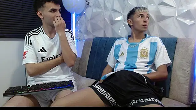 Isaac tan online show from 09-18-25, 02:02