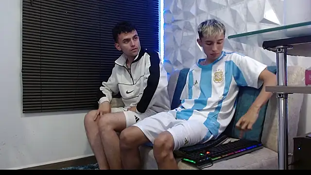 Isaac tan online show from 09-21-25, 03:08