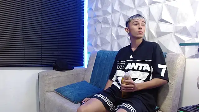 Isaac tan online show from 10-09-25, 03:48