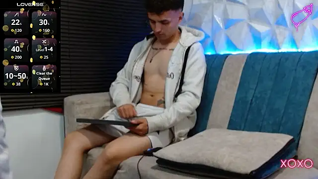 Isaac tan online show from 11-18-25, 03:12