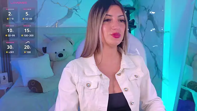 Snapshot of _aitana_001 chatting on 06-13-26, 07:23 aitana 001 online show from 06-13-26, 07:23