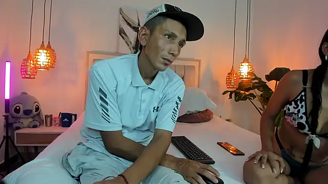 Snapshot of lupeandostin chatting on 06-15-26, 12:46 lupeandostin online show from 06-15-26, 12:46