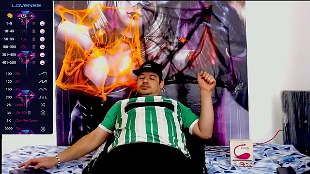 Snapshot of smith_hot29 chatting on 10-25-25, 02:41 smith hot29 online show from 10-25-25, 02:41