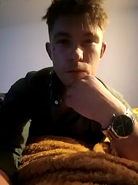 Snapshot of cameron334 chatting on 10-06-25, 12:52 cameron334 online show from 10-06-25, 12:52