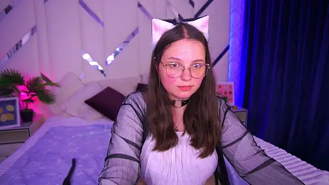 Snapshot of SophieDreamss chatting on 09-14-25, 06:51 SophieDreamss online show from 09-14-25, 06:51