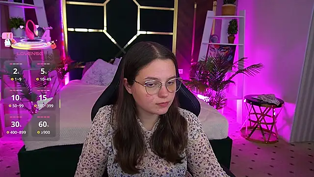 Snapshot of SophieDreamss chatting on 09-30-25, 02:00 SophieDreamss online show from 09-30-25, 02:00