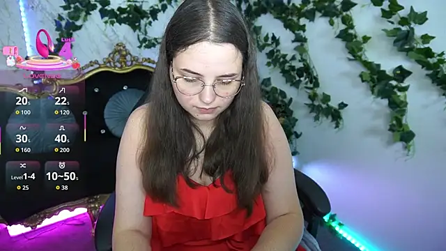 Snapshot of SophieDreamss chatting on 10-07-25, 01:08 SophieDreamss online show from 10-07-25, 01:08