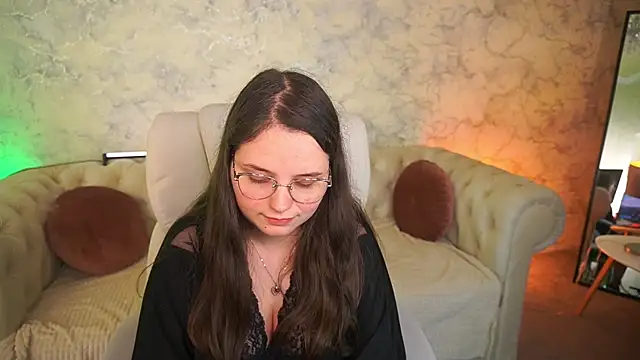 Snapshot of SophieDreamss chatting on 11-29-25, 10:57 SophieDreamss online show from 11-29-25, 10:57