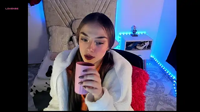 Snapshot of Mia_Victoria22 chatting on 05-01-26, 03:33 Mia Victoria22 online show from 05-01-26, 03:33