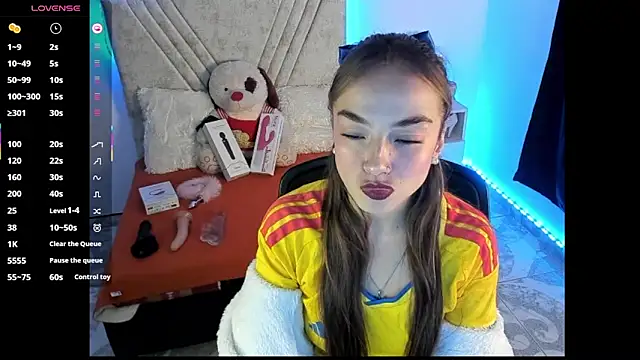 Snapshot of Mia_Victoria22 chatting on 07-21-26, 02:25 Mia Victoria22 online show from 07-21-26, 02:25
