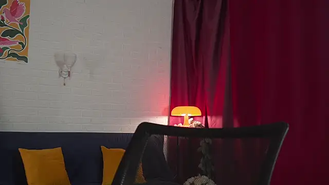 Snapshot of kategoodgirl chatting on 12-20-25, 09:27 kategoodgirl online show from 12-20-25, 09:27