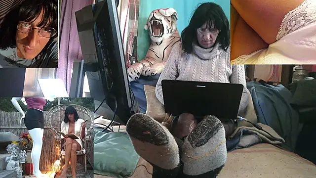 Snapshot of SissiDomination chatting on 12-20-25, 07:04 SissiDomination online show from 12-20-25, 07:04