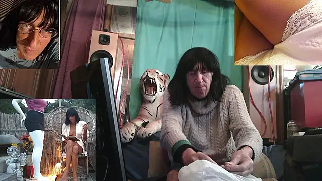 Snapshot of SissiDomination chatting on 02-18-26, 09:00 SissiDomination online show from 02-18-26, 09:00