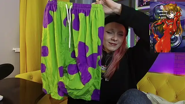 Snapshot of SakuraBliss chatting on 10-27-25, 05:50 SakuraBliss online show from 10-27-25, 05:50