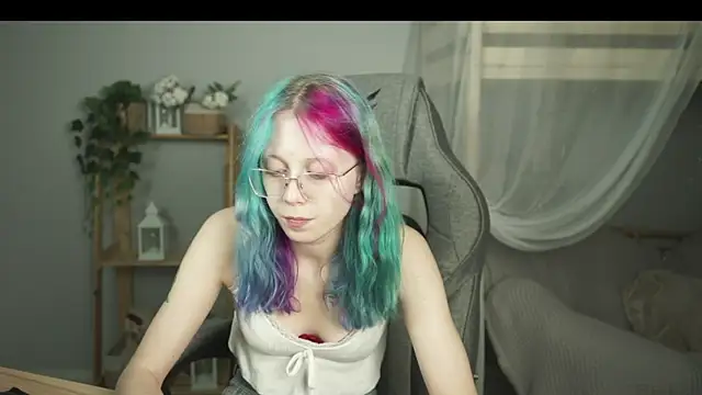 Snapshot of SakuraBliss chatting on 11-10-25, 05:01 SakuraBliss online show from 11-10-25, 05:01