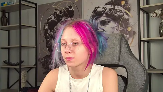 Snapshot of SakuraBliss chatting on 11-18-25, 03:49 SakuraBliss online show from 11-18-25, 03:49