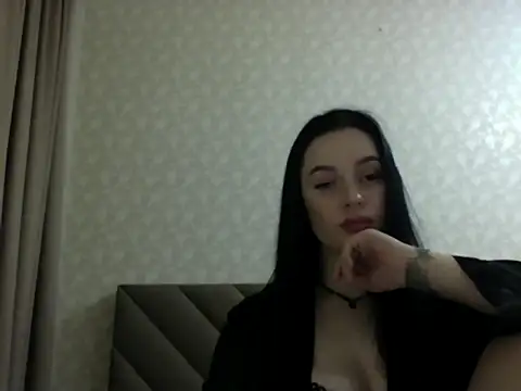 Snapshot of Lulii24 chatting on 11-17-25, 05:02 Lulii24 online show from 11-17-25, 05:02