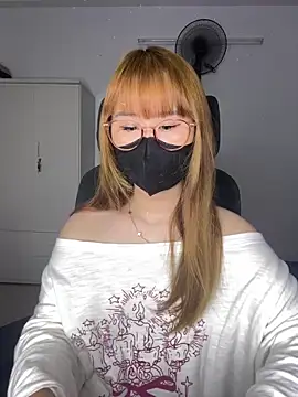 Meowyeuk6 online show from 03-16-26, 05:02