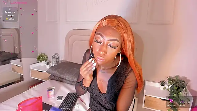 Anamonrroe online show from 09-18-25, 01:57