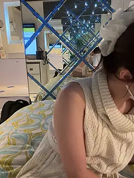 Snapshot of penpen_to_pono chatting on 09-13-25, 05:40 penpen to pono online show from 09-13-25, 05:40