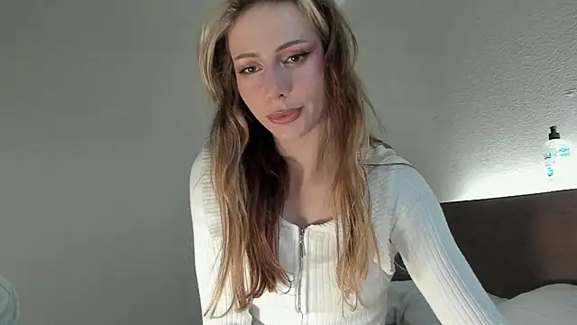 MilaDeLune online show from 11-08-25, 04:18